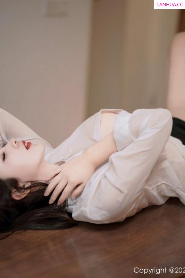   [XiuRen]高清写真图 2023.03.01 No.6341 娇喘JC 丝袜美臀第44张图片